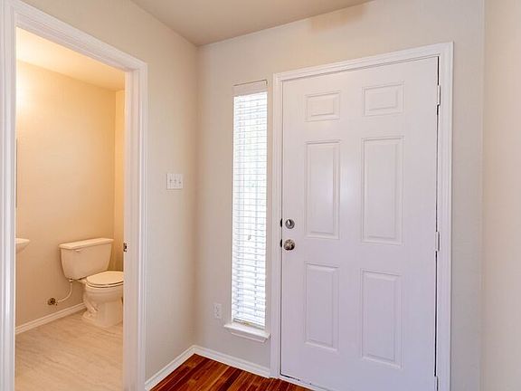 3rd image of 1704 Sand Hills Dr