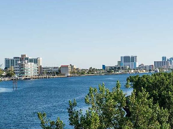 4th image of 2900 N Ocean Blvd #402