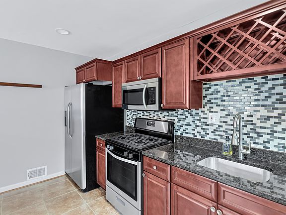 5th image of 7013 Lansdale St