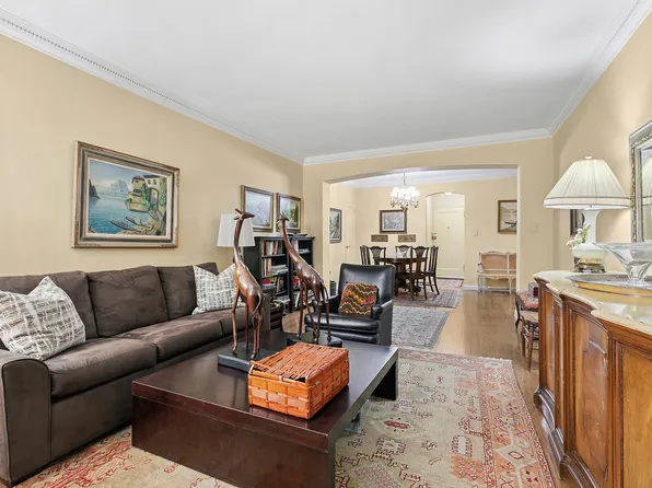 520 East 90th Street 2B image 1 of 6