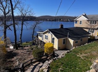 25 Meteor Trl, Byram Twp, NJ 07821