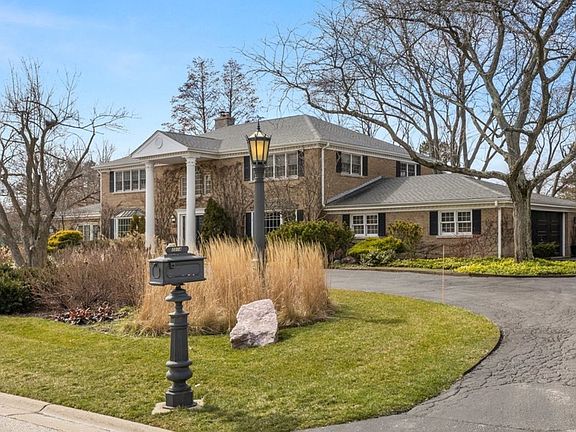 3rd image of 2014 Burr Oak Dr W