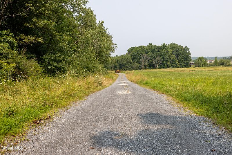 3rd image of 165 Blackhouse Road