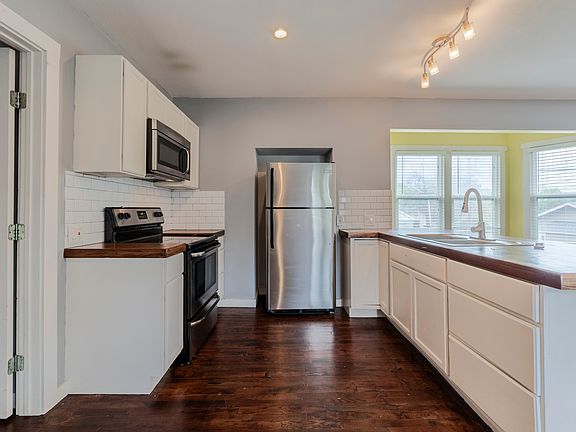 3rd image of 1015 N Palmetto St #3