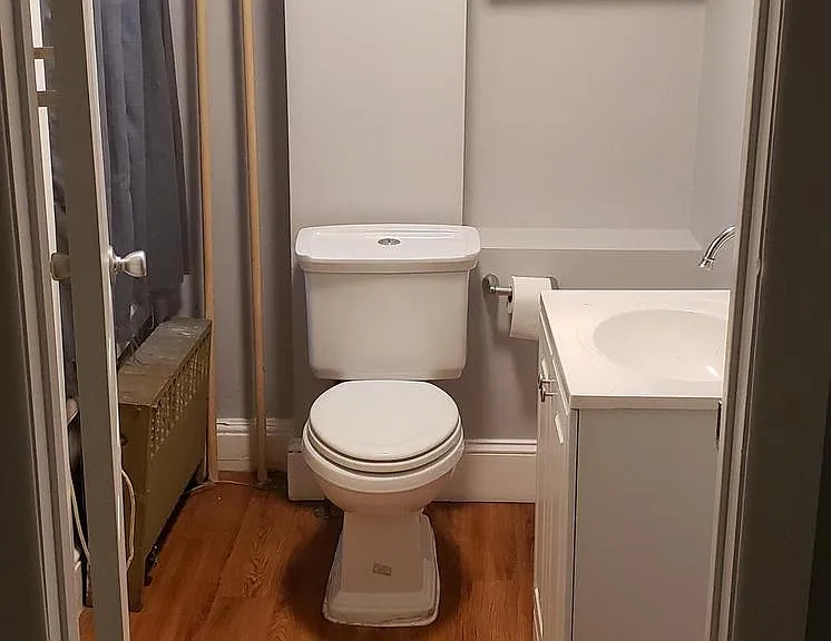 4329 Main St #2 — Photo 5