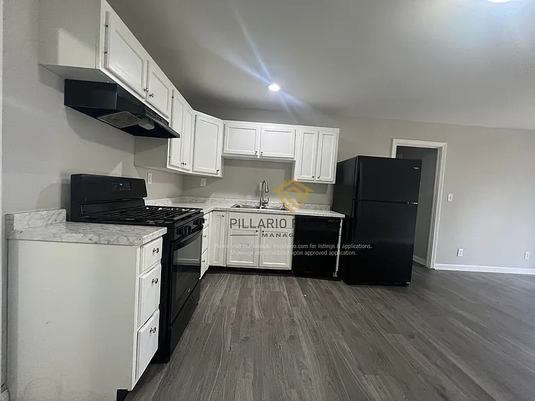 8523 E 42nd St — Photo 22