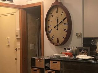 38 8th Ave #2F, New York, NY 10014