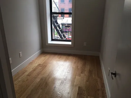 Rented by Premier Metro Realty Corp | media 44