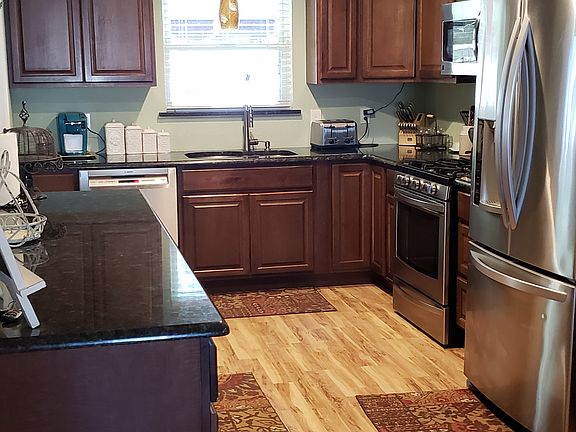 4th image of 1413 Elm Ave