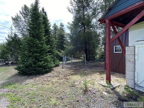 2nd image of 3423 Oakwood Dr