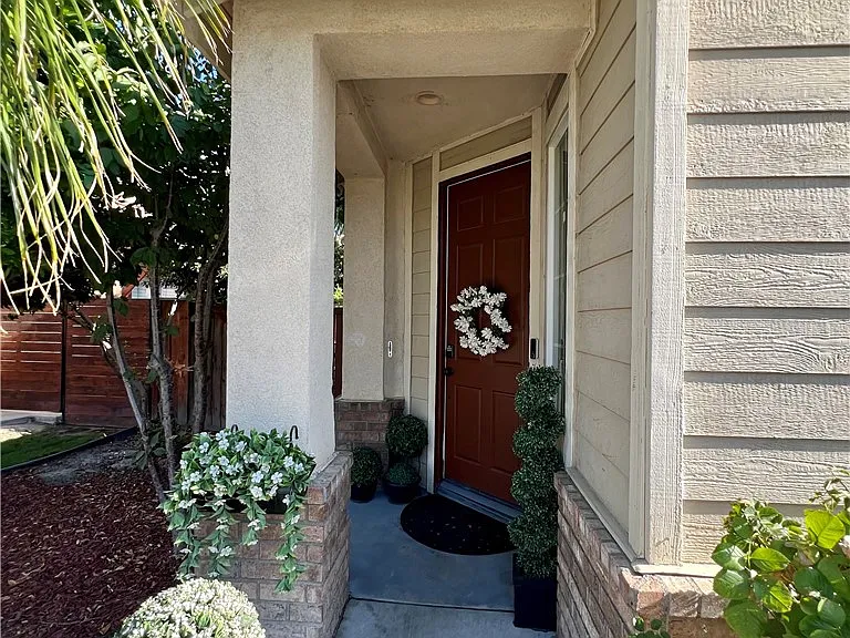 1148 Arrowhead Ave — Photo 2