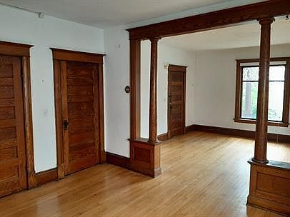 1st image of 15 Barton Ave SE APT 1