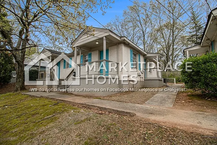 517 Woodward Ave SE — Photo 3