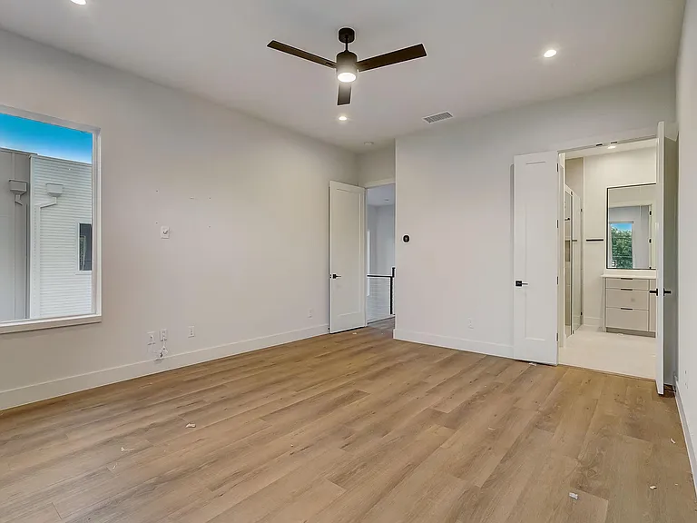 1719 Homeland St — Photo 24
