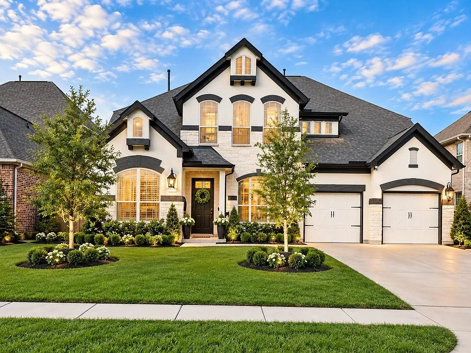 6119 Belleau Lake Dr