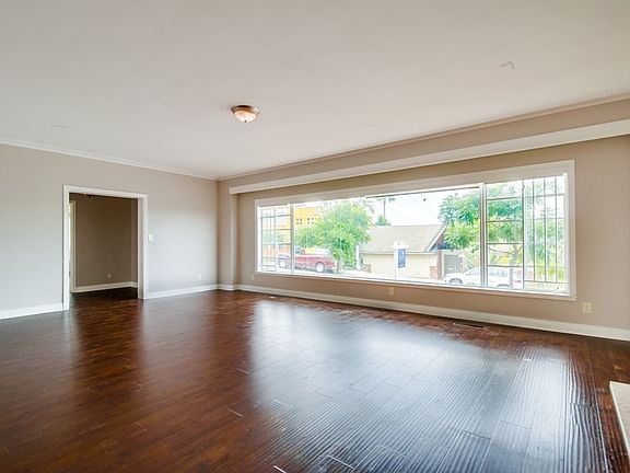 4th image of 2484 Presidio Dr