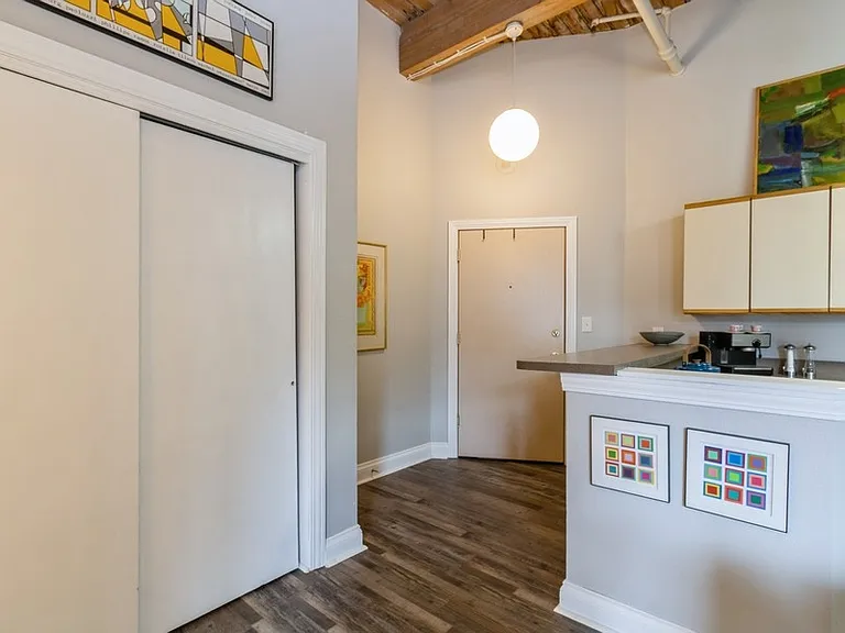 308 W 8th St #1 — Photo 24