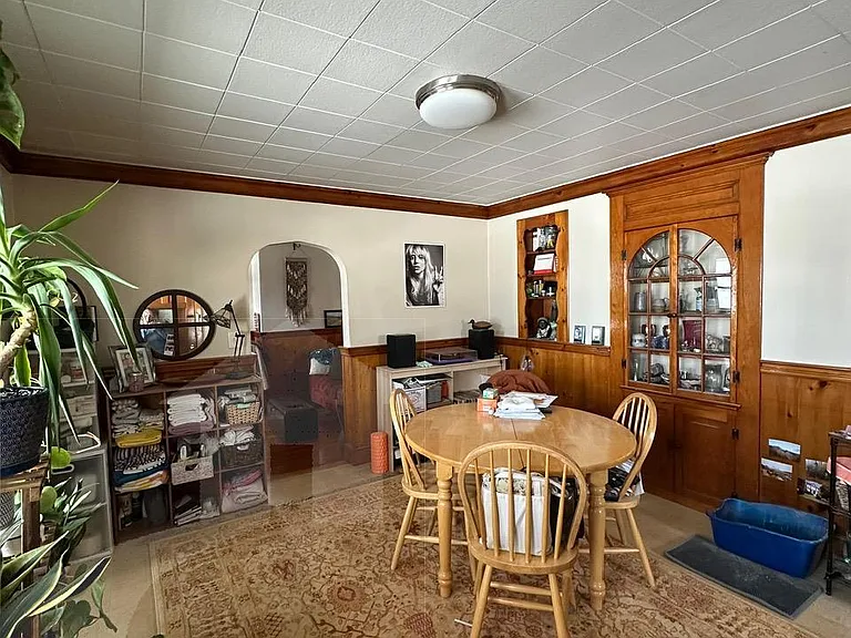 21 Ashland St — Photo 6