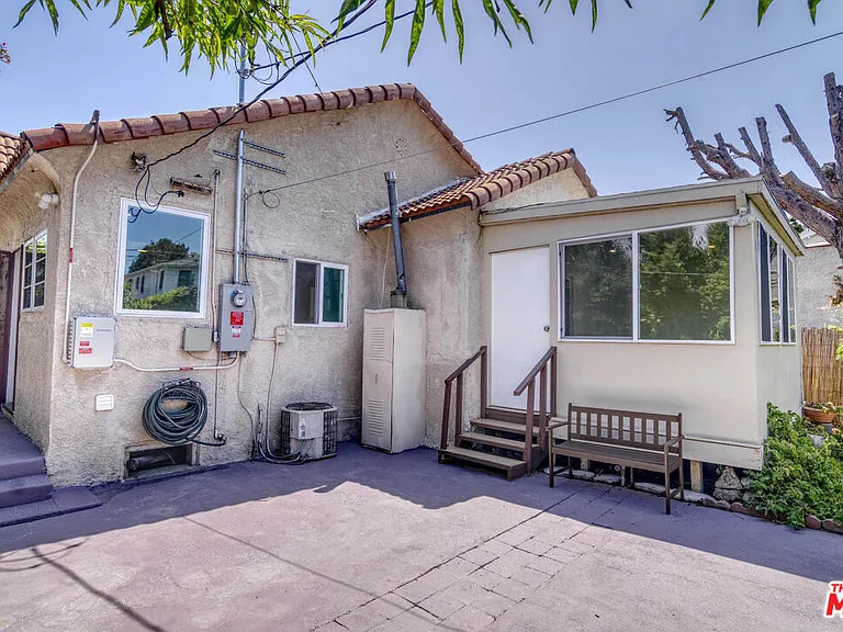 2127 Malcolm Ave — Photo 40