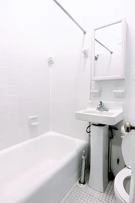 Rented by Voro, LLC | media 14