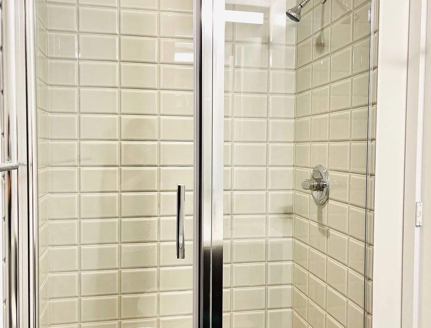3 bed, $4,850 — Photo 2