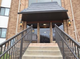 2700 Oxford St N APT 124, Roseville, MN 55113