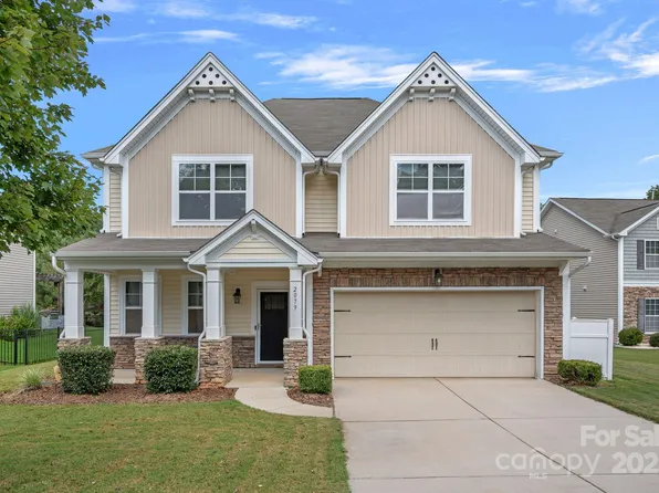 2079 Lakebridge Dr, Fort Mill, SC 29715