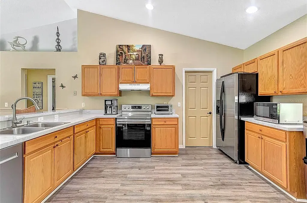 4 bed, 1820 sqft, $1,995 — Photo 4