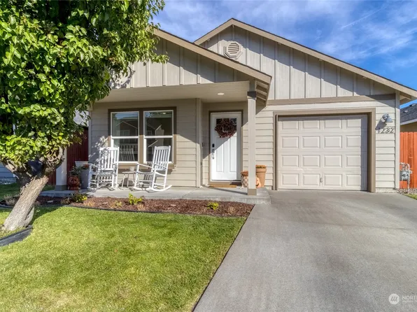 1232 SW Carver Street, College Place, WA 99324