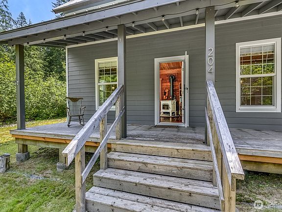 4th image of 204 Whitton Avenue
