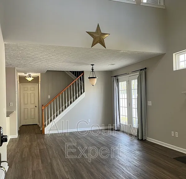5480 Mountain Top Pl — Photo 2