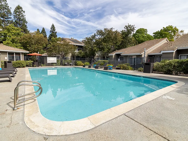 Monte Vista Apartments — Photo 17