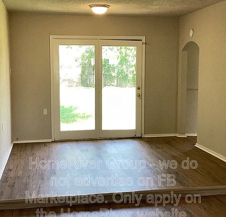 4th image of 102 Travis Dr