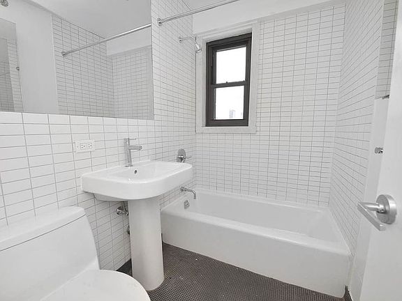 4th image of 222 E 39th St APT 17E