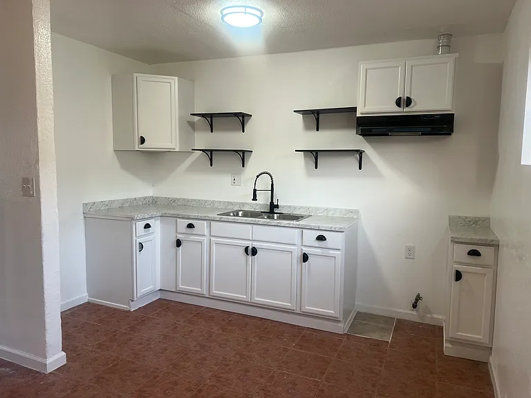 10010 Anzac Ave #2 — Photo 4