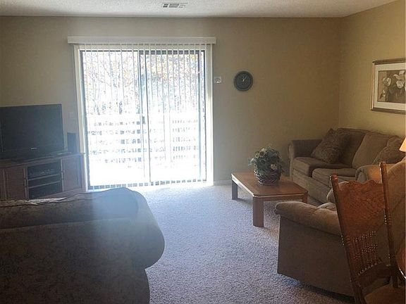 2nd image of 7 Spurlock Ln
