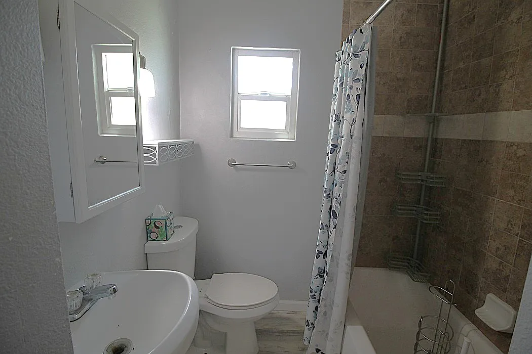 2 bed, 765 sqft, $1,600 — Photo 3