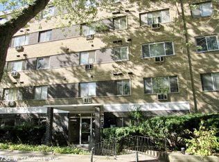 736 W Schubert Ave #1611, Chicago, IL 60614