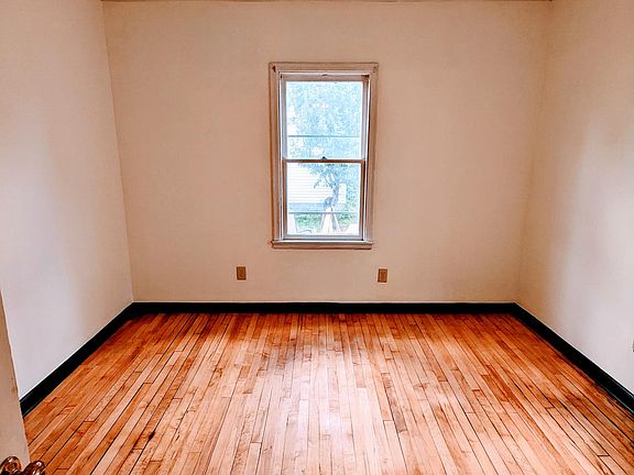 3rd image of 458 Herschel St