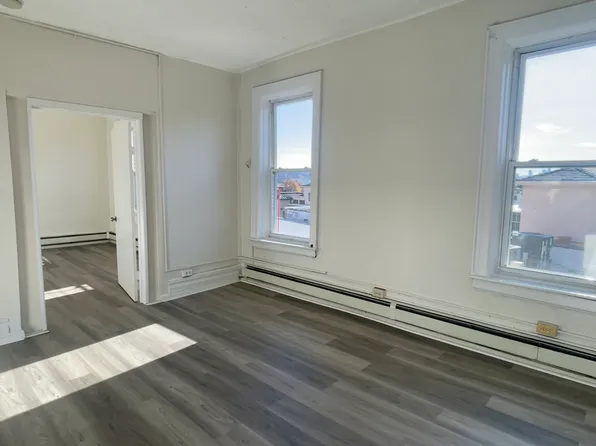 10 Hilliard Avenue image 7 of 13