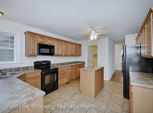 1529 Summit Springs Dr, Flat Rock, NC 28731
