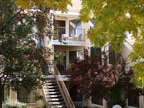 Top floor balcony overlooking the beautiful greenbelt.