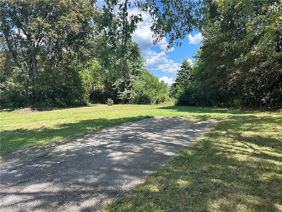 2nd image of 268 Ridge Way