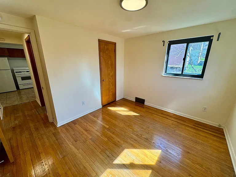 229-231 Marylea Avenue (LO) — Photo 31