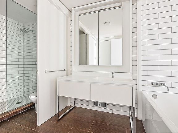 3rd image of 15 William St APT 10H
