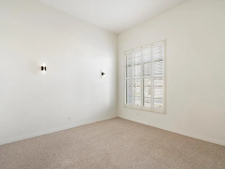 5505 E Calle Del Sol — Photo 10