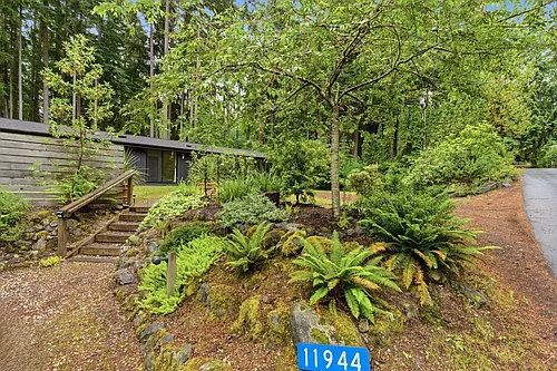 11944 Miller Rd NE Photo 1