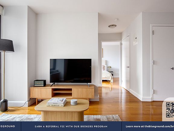 4th image of 235 W 48th St APT 38A