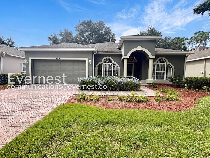 3 bed, 2.0 bath, 1900 sqft, $2,395 — Photo 1