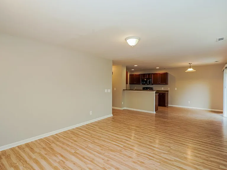 2145 Erin Ln — Photo 5